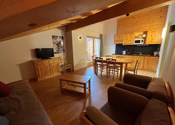 Awesome Near Slope アパート