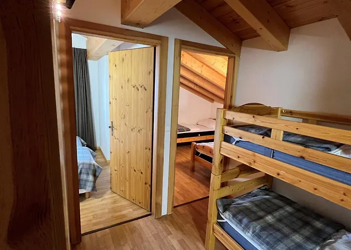 Awesome Near Slope アパート *