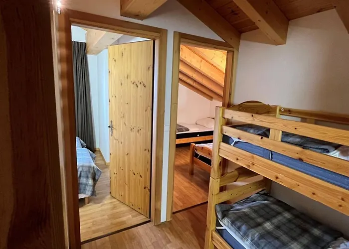 アパート Awesome Near Slope ナンダ